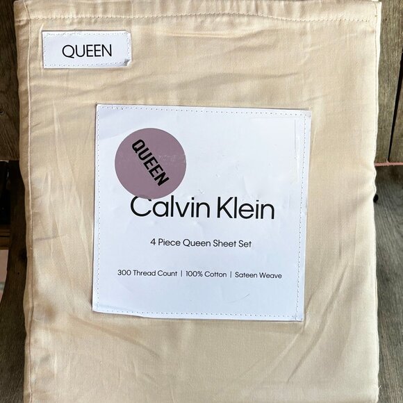 Calvin Klein 100% Combed Cotton Sateen Queen Size Sheet Set / Beige - 300TC